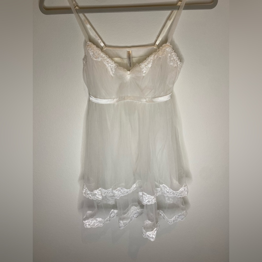 Victoria’s Secret 2-pc Lace Babydoll & Thong Bridal Set